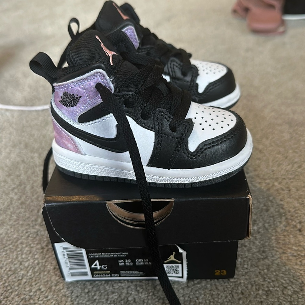 Jordan 1 Mid
